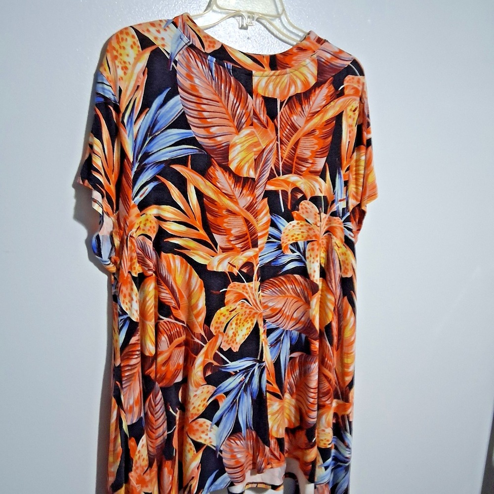 Jennifer Lopez Womens Tunic Plus Size 2X Floral Keyhole‎ Neckline Shark bite hem - Picture 3 of 11